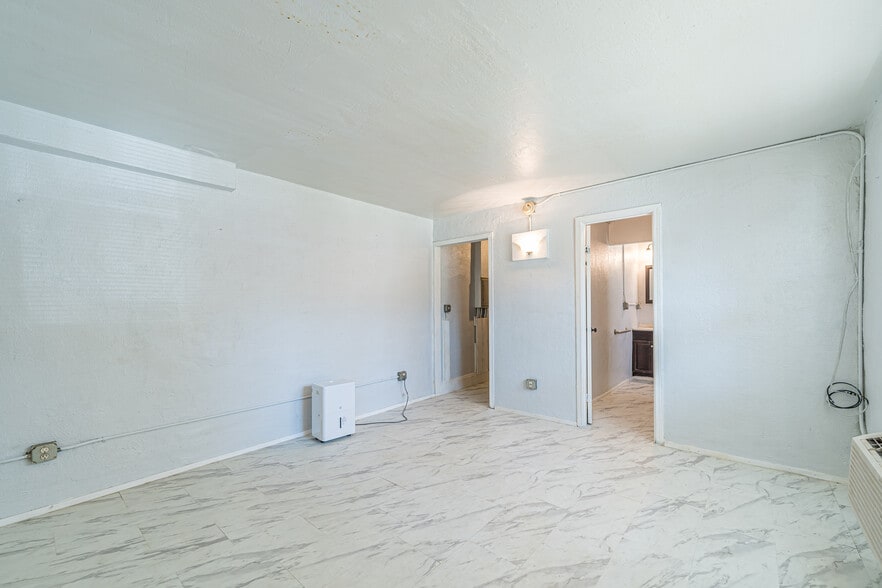 More Photos Of 815-823 S Cobb Dr SE, Marietta Apartments For Sale