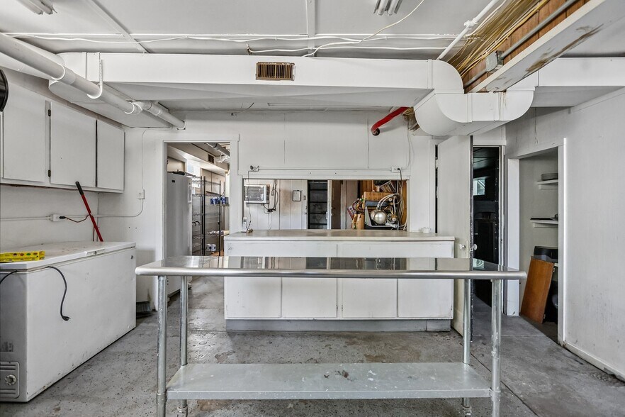 More Photos Of 206 W Spruce St, Gillespie Religious Facility For Sale