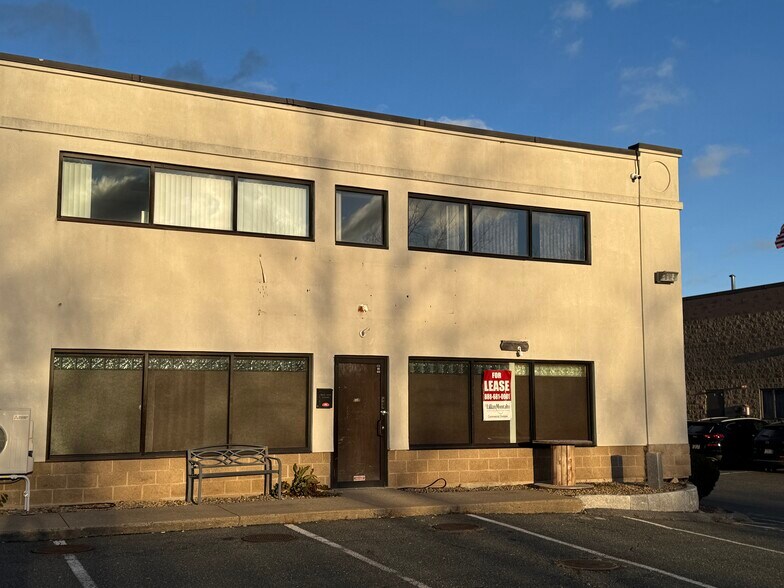 More Photos Of 251 S Main St, Middleton Storefront For Lease