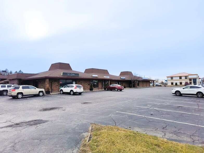 More Photos Of 8111 E 109th Ave, Crown Point Storefront Retail Office For Lease