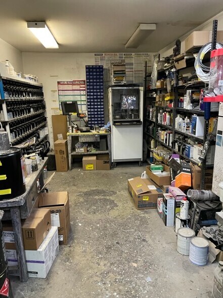 More Photos Of 24 Daly Rd, Coventry Service Station For Sale