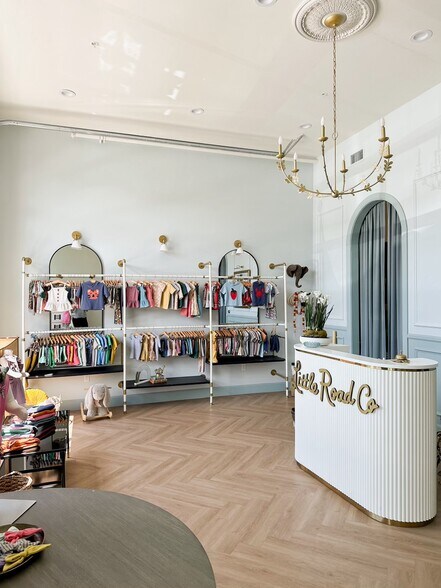 More Photos Of 831 Pioneer Rd, Draper Storefront Retail Residential For Lease