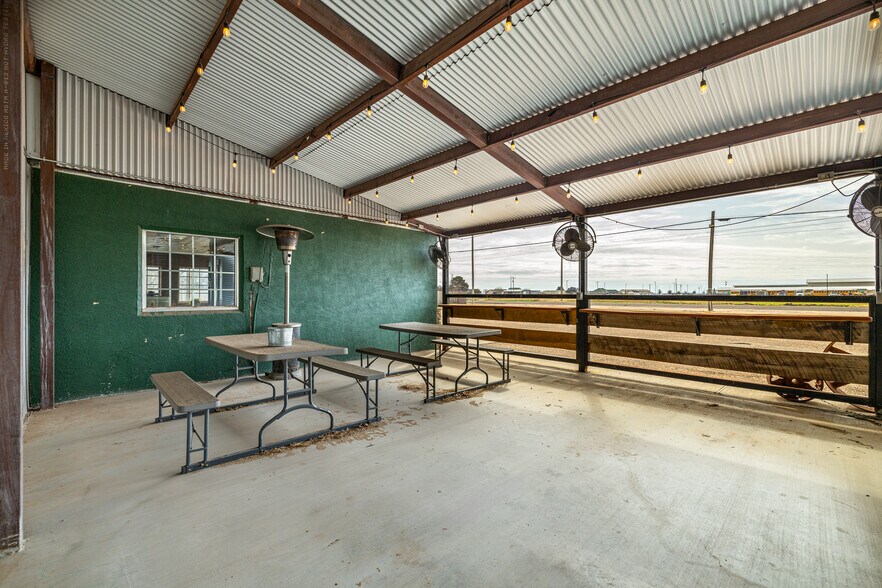 More Photos Of 8336 TX 570, San Angelo Restaurant For Sale
