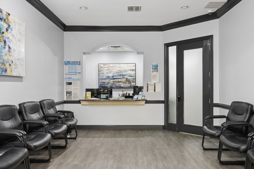 More Photos Of 859 Park Ave, Orange Park Medical For Sale