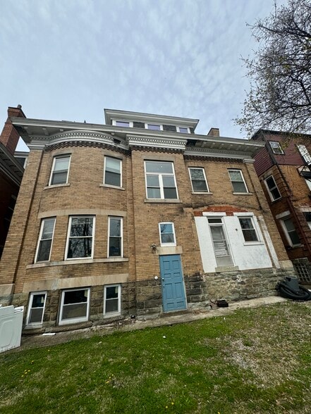 More Photos Of 125 Stratford Ave, Pittsburgh Apartments For Sale