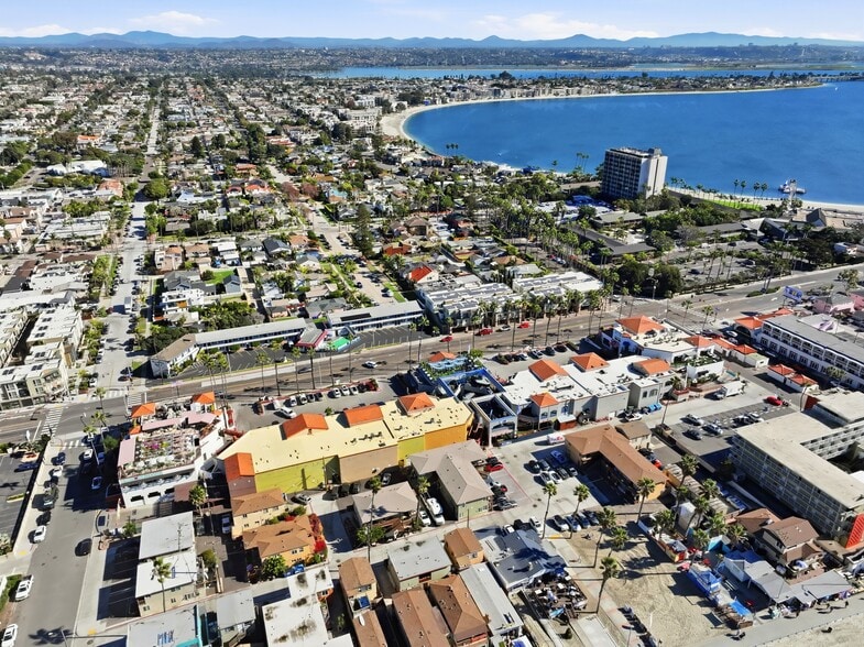 More Photos Of 4110-4190 Mission Blvd, San Diego Unknown For Lease