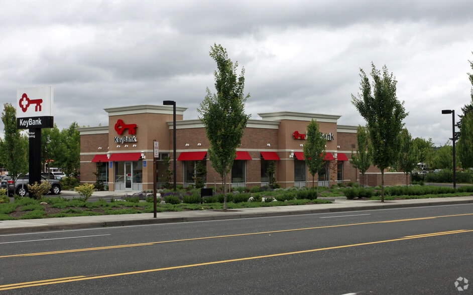 More Photos Of 25117 SE Stark St, Troutdale Bank For Lease