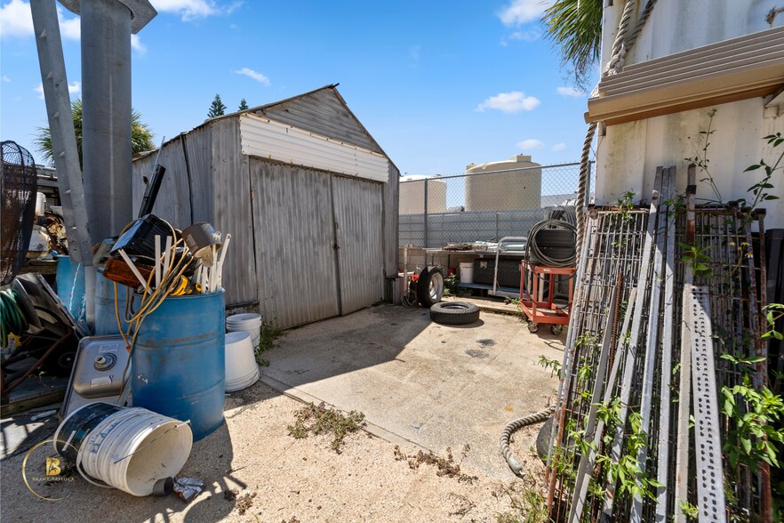 More Photos Of 342 N Orlando Ave, Cocoa Beach Light Manufacturing For Sale