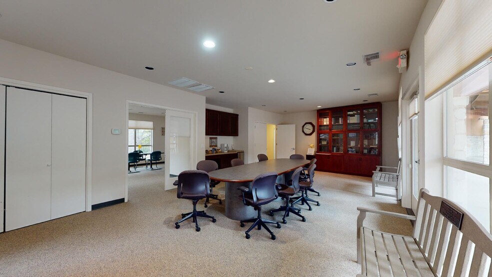 More Photos Of 7910 Cameron Rd, Austin Office For Sale