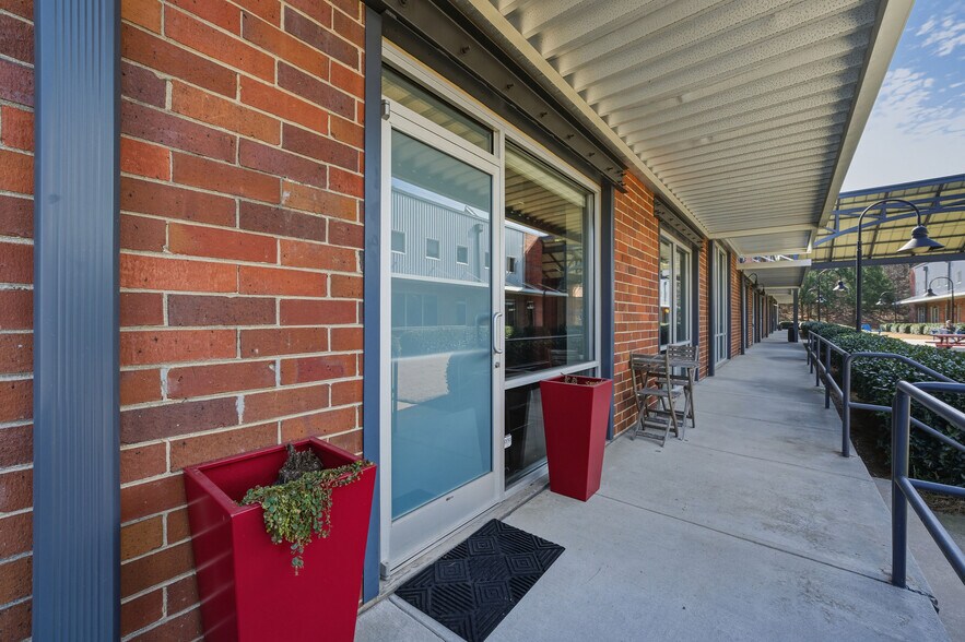 More Photos Of 1320 Ellsworth Industrial Dr, Atlanta Loft Creative Space For Lease