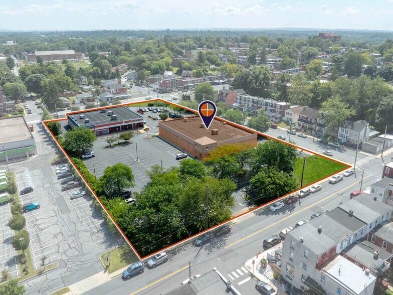 More Photos Of 825 E Chestnut St, Lancaster Unknown For Lease