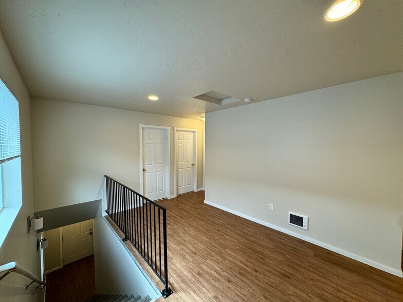 More Photos Of 308-318 W 3rd St, Cheney Apartments For Sale