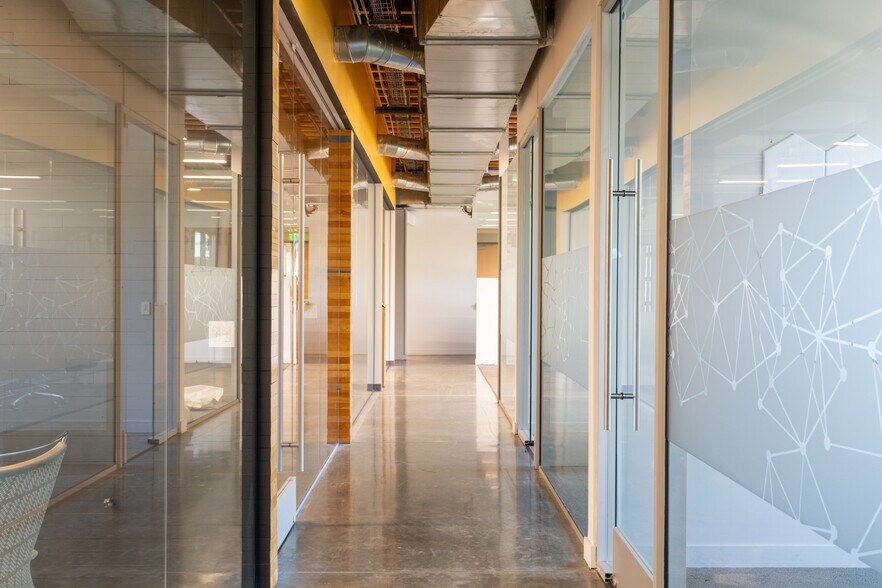 More Photos Of 2710 Media Center Dr, Los Angeles Research And Development For Lease