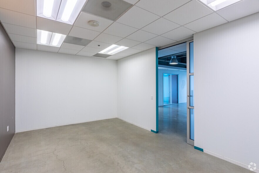 Photo of 9th Floor Ste 960