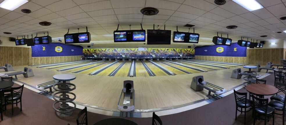 More Photos Of 8600 W Greenfield Ave, Milwaukee Bowling Alley For Sale