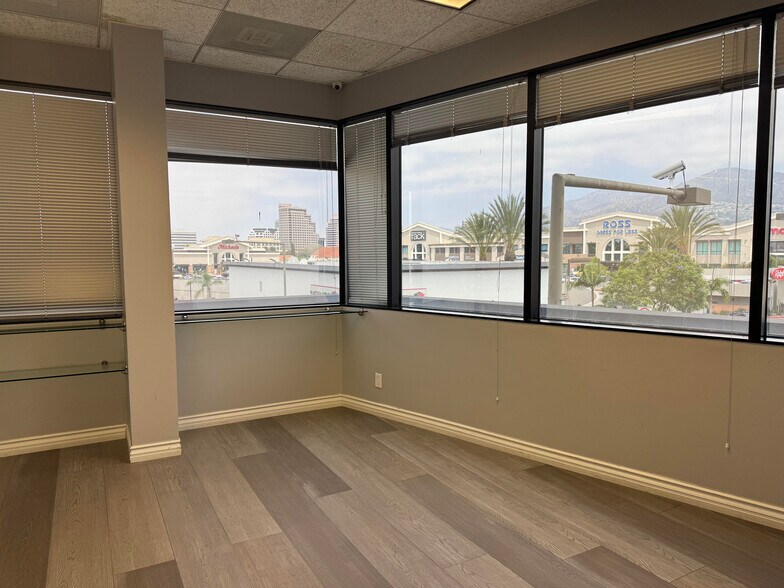 More Photos Of 144 N Glendale Ave, Glendale Office For Lease