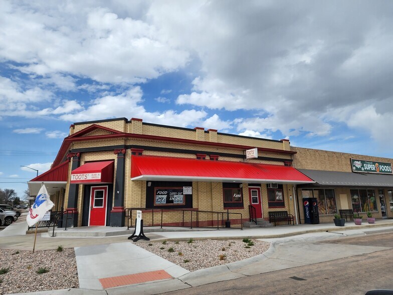 More Photos Of 710 2nd St, Chappell Restaurant For Sale