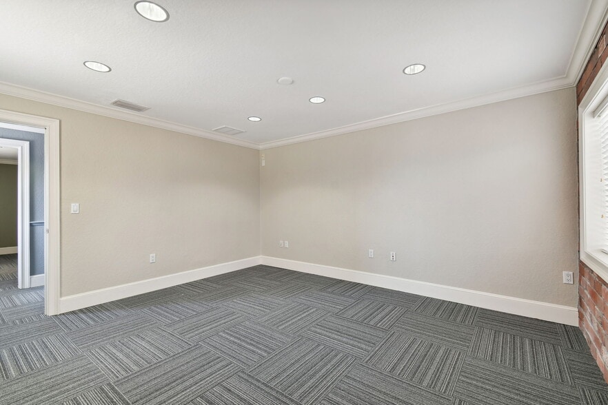 More Photos Of 1137 Bartow Rd, Lakeland Office For Lease