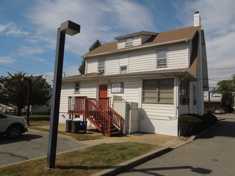More Photos Of 142 Oak Tree Ave, South Plainfield Office For Lease