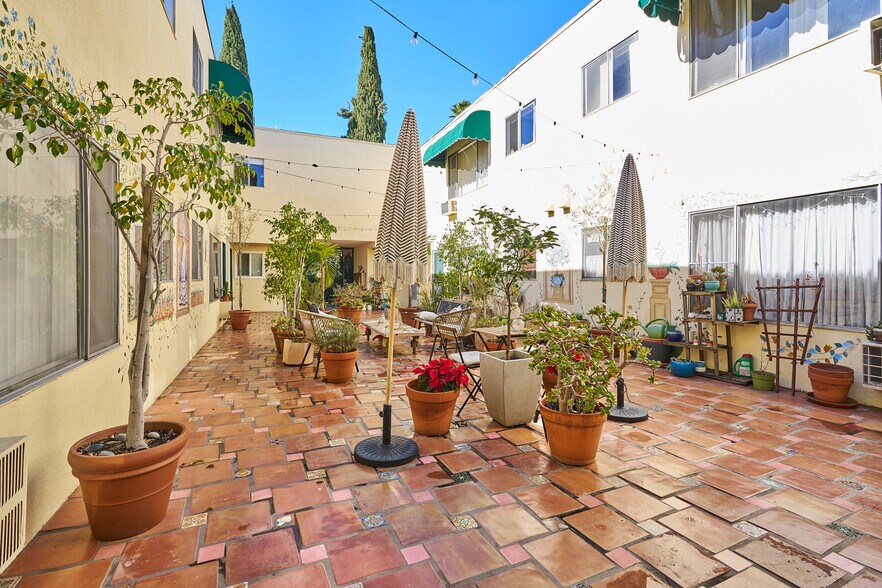 More Photos Of 540 N Orlando Ave, Los Angeles Apartments For Sale