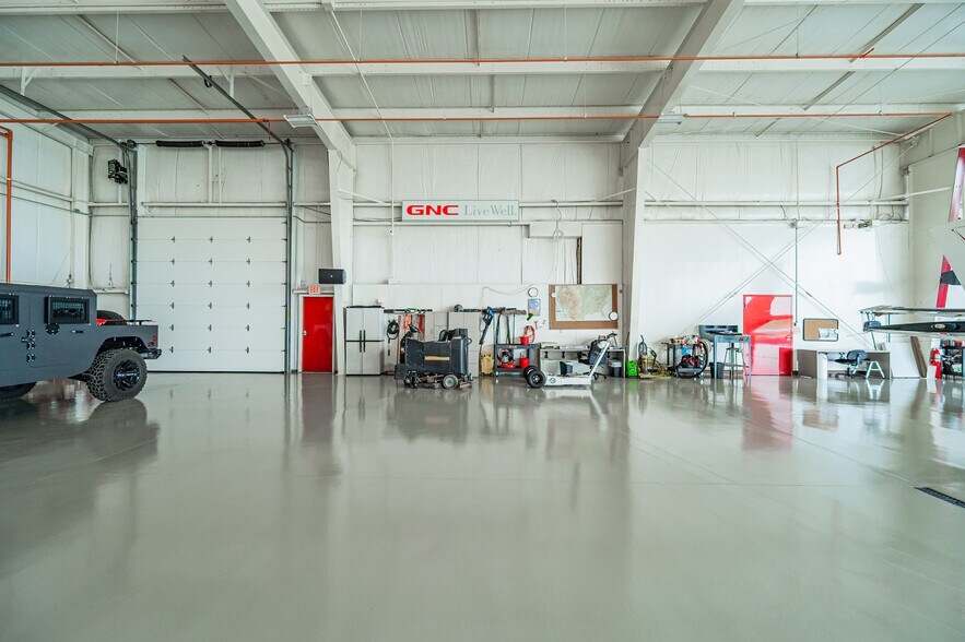 More Photos Of 300 Heath Rd, Heath Airplane Hangar For Sale