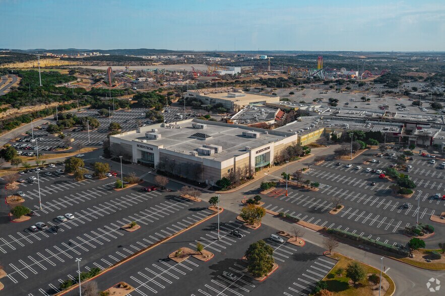 More Photos Of 15900 La Cantera Pky, San Antonio Unknown For Lease