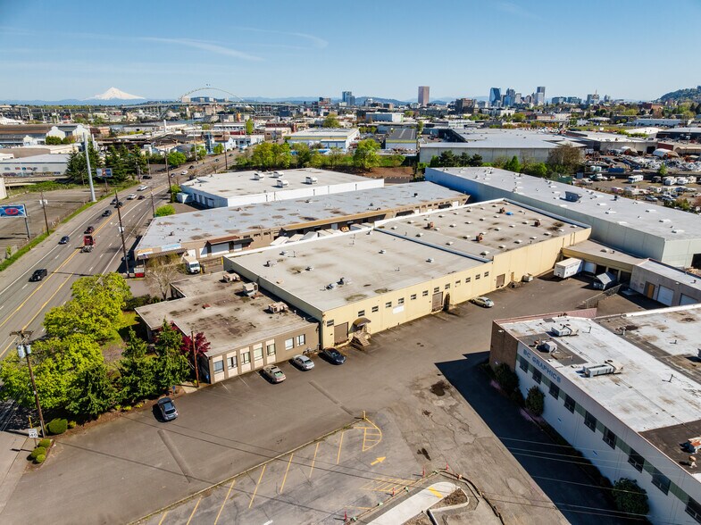 More Photos Of 3145 NW Yeon Ave, Portland Warehouse For Sale