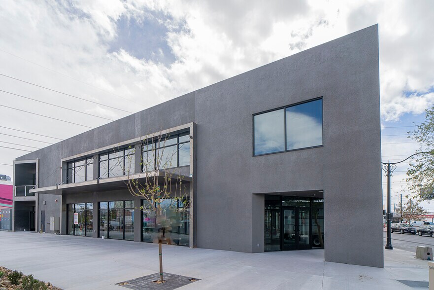 More Photos Of 1 E Charleston Blvd, Las Vegas Storefront Retail Office For Lease