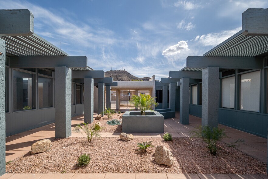 More Photos Of 11747 N 19th Ave, Phoenix Office For Sale