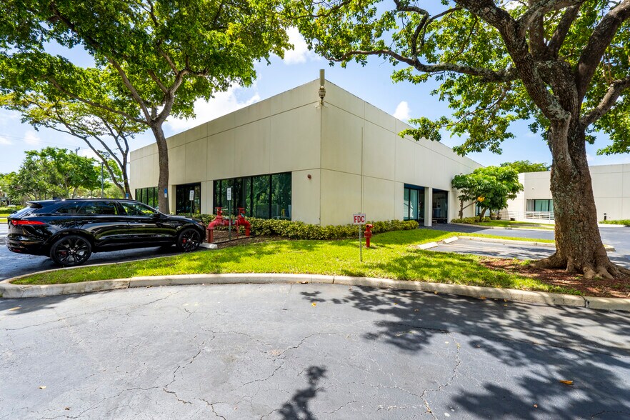 More Photos Of 901-925 Clint Moore Rd, Boca Raton Loft Creative Space For Lease