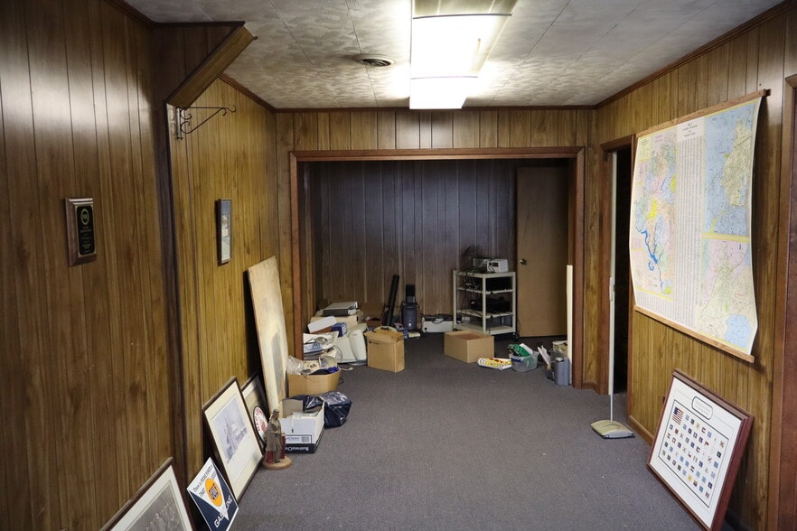 More Photos Of 407 Market St, Lexington Warehouse For Sale