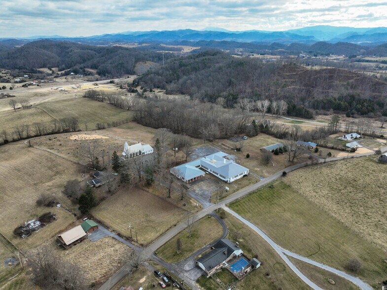 More Photos Of 19407 Bethel Rd, Abingdon Flex For Sale