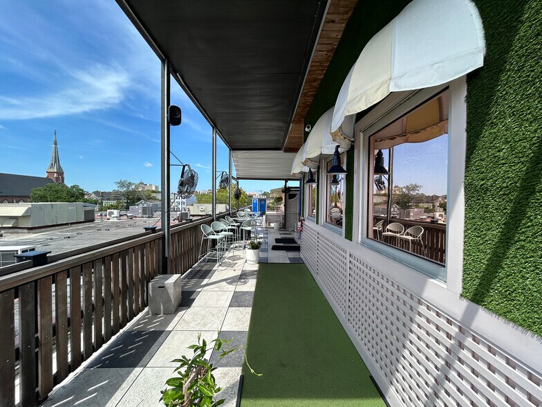 More Photos Of 495 King St, Charleston Storefront For Sale
