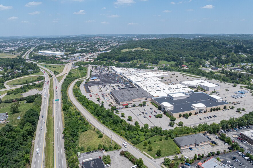 More Photos Of 1500 W Chestnut St, Washington Warehouse For Lease