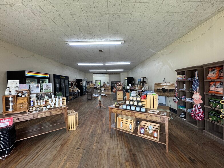 More Photos Of 87 S Main St, Keenesburg Storefront For Sale