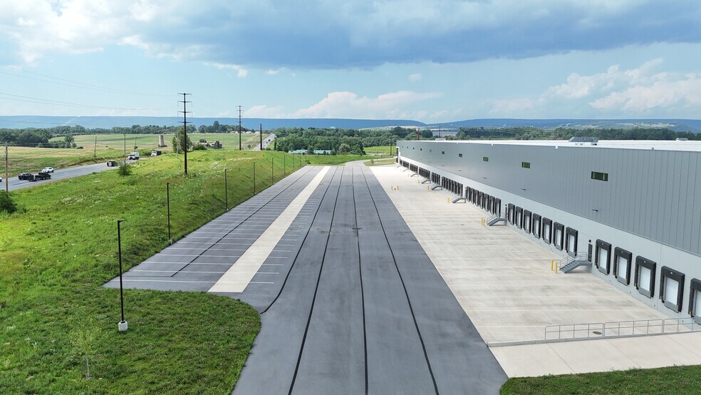 More Photos Of 198 Enterprise Blvd, Allenwood Unknown For Lease