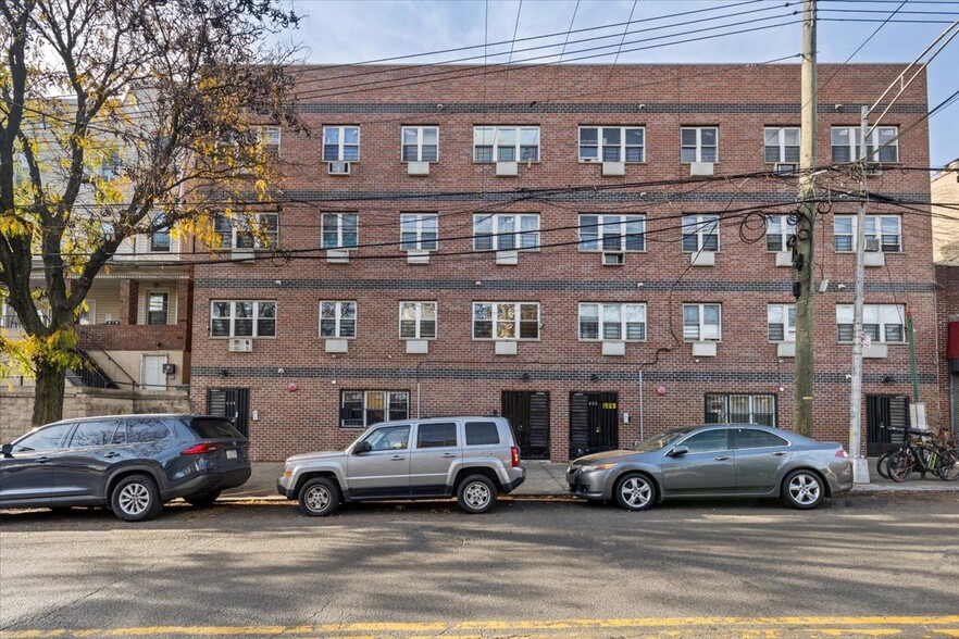 Primary Photo Of 987 Ogden Ave, Bronx Apartments For Sale