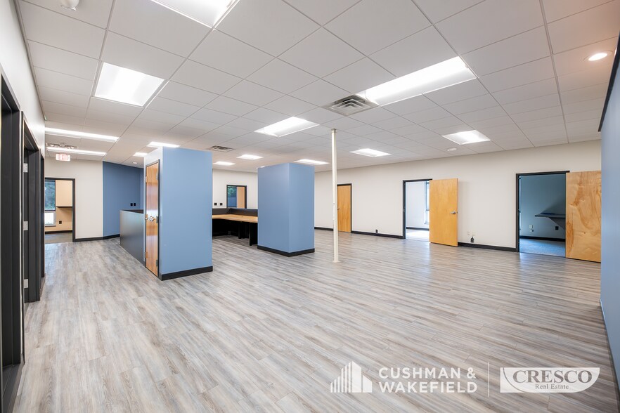 More Photos Of 23701 Miles Rd, Warrensville Heights Office For Sale