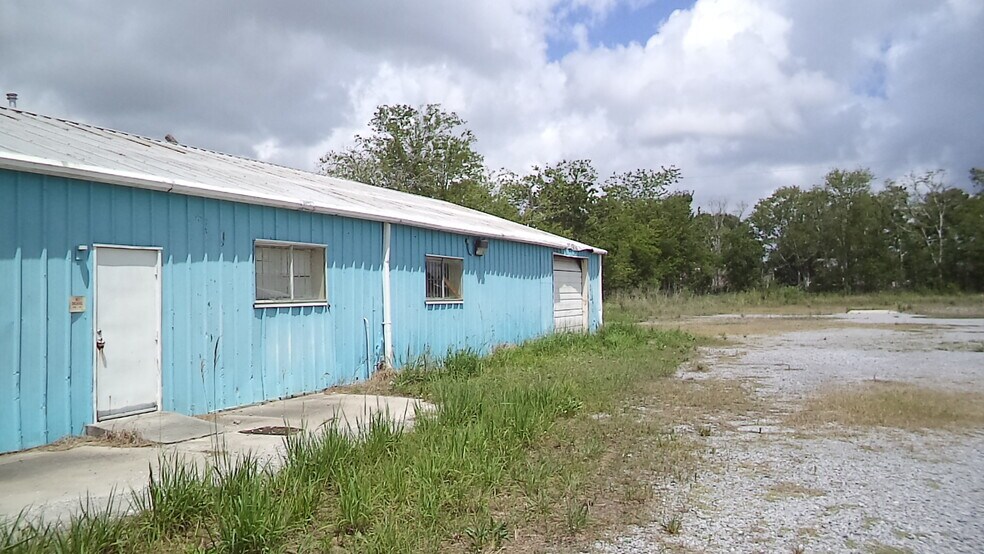 More Photos Of 217 Hollywood, Houma Industrial For Sale