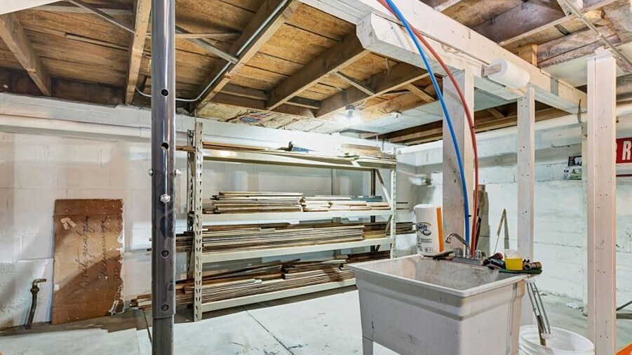 More Photos Of 114 E Main St, Weyauwega Storefront Retail Residential For Sale