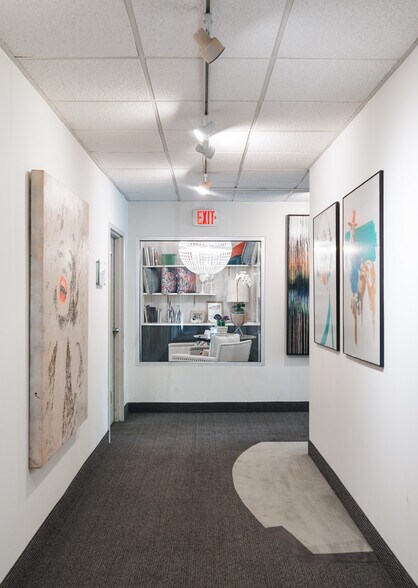 More Photos Of 6819 Elm St, McLean Office For Lease