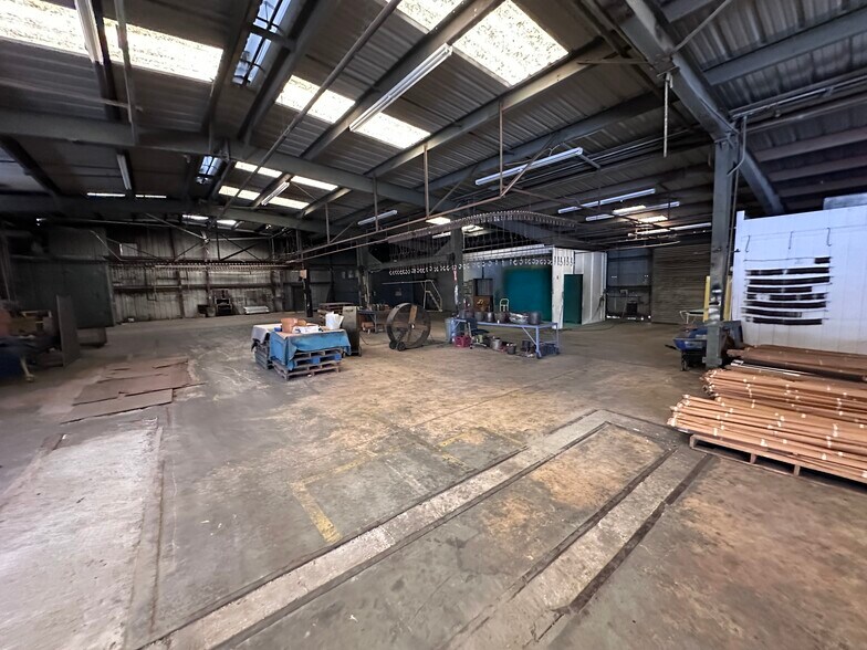 More Photos Of 2935 Barneys Pumps Pl, Lakeland Manufacturing For Sale