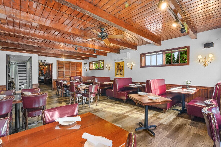 More Photos Of 488 South St, Hyannis Restaurant For Sale