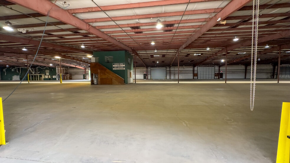 More Photos Of 1695 Buford Hwy, Duluth Warehouse For Sale