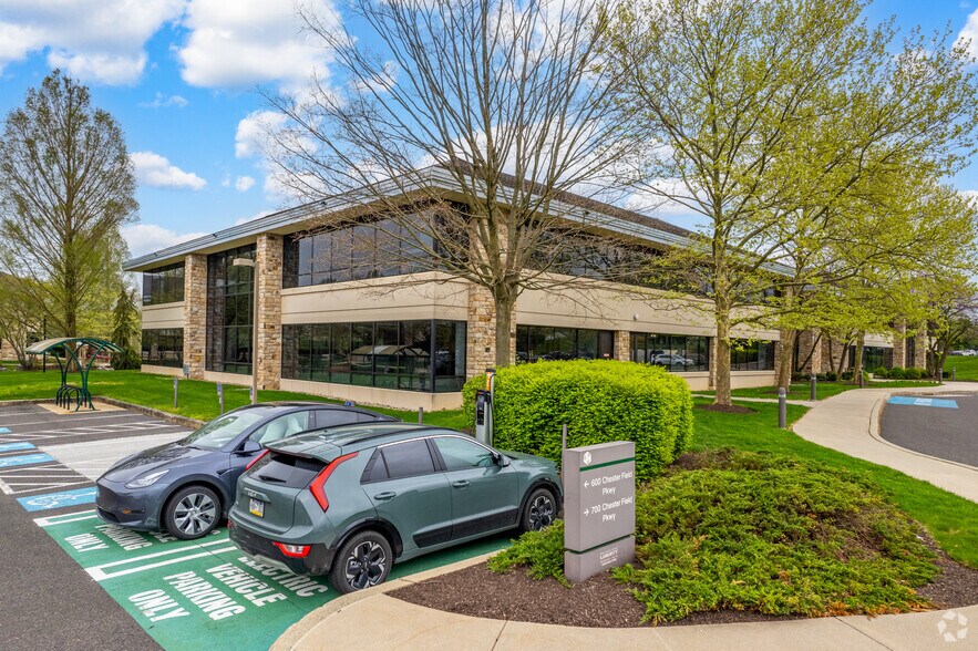 More Photos Of 700 Chesterfield Pky, Malvern Office For Lease