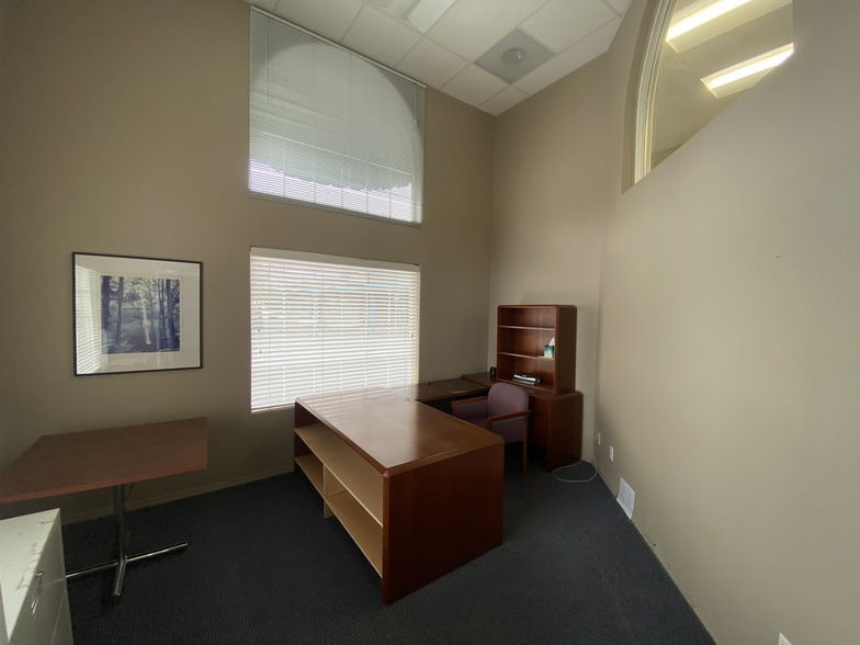 More Photos Of 8333 SE Stark St, Portland Office Residential For Lease