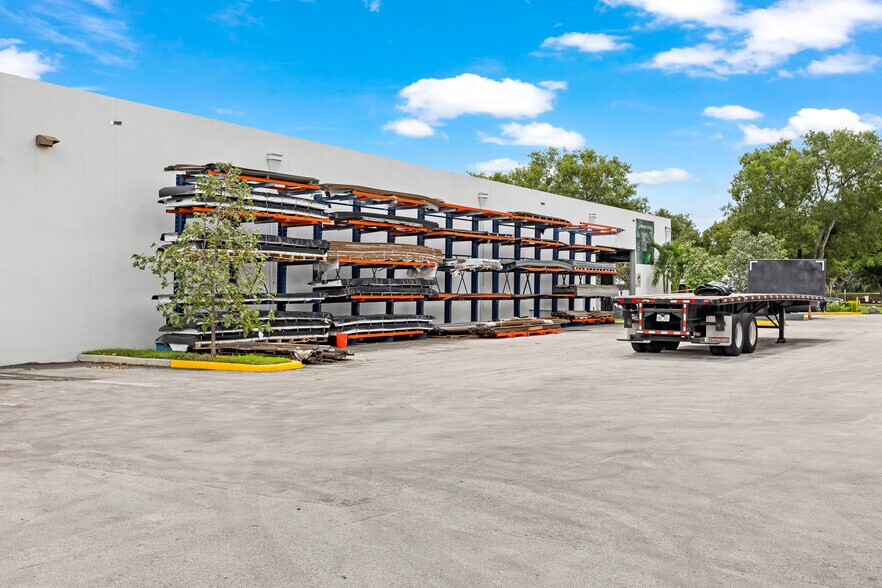 More Photos Of 2775 NW 63rd Ct, Fort Lauderdale Distribution For Lease