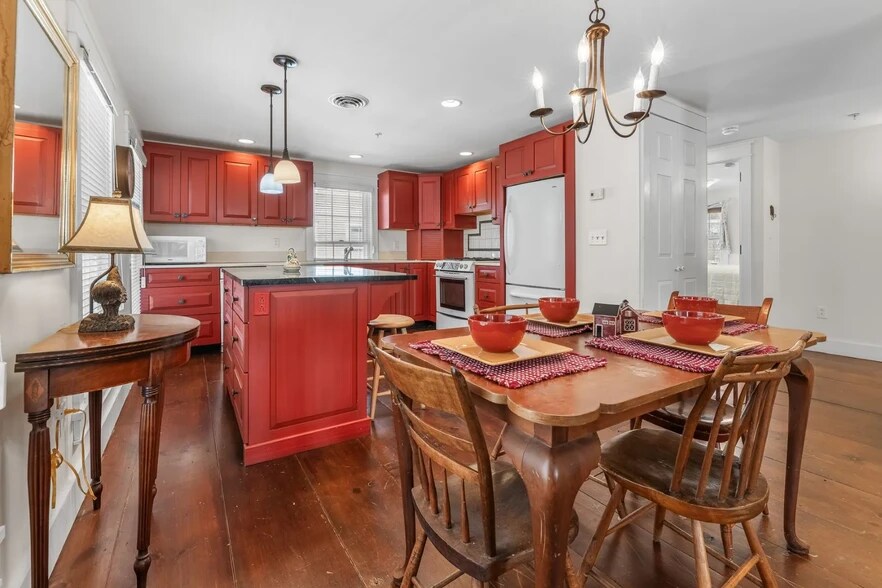 More Photos Of 31 Huntington Pl, Rochester Apartments For Sale