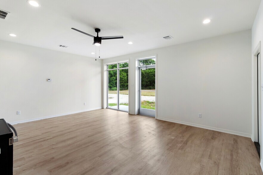 More Photos Of Millican-Cutt Off rd, Navasota Warehouse For Lease