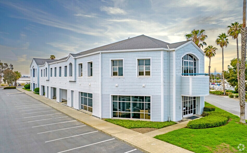 More Photos Of 400 Seaport Ct, Redwood City Medical For Lease